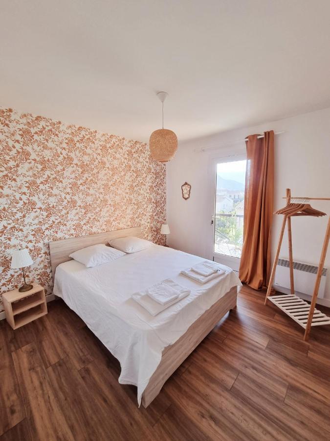 Bel Appartement Centre Ville 3 Chambres Saint-Florent  Exterior foto